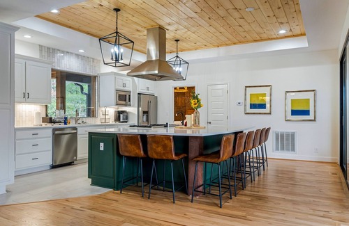 Foxfire Estates House | Luxe designer home with epic entertaining space, hot tub & movie room