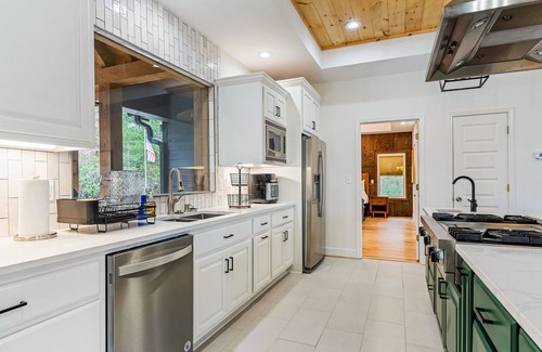 Foxfire Estates House | Luxe designer home with epic entertaining space, hot tub & movie room