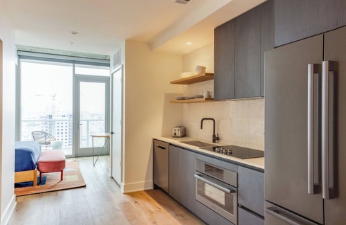 Rainey Street Historic District Condo | Luxe Downtown Austin Condo | 1BR Suite | Natiivo