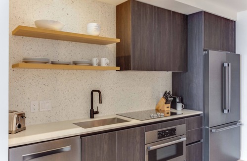 Rainey Street Historic District Condo | Luxe Downtown Austin Condo | 1BR Suite | Natiivo