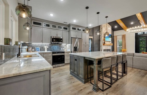 Tallahassee House | Luxe Downtown Modern Sleeps 10