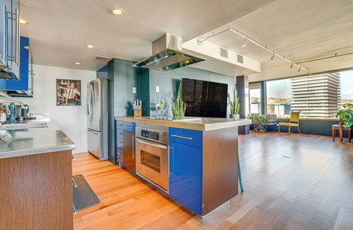 Downtown Reno Condo | Luxe Dtwn Reno Penthouse ~ 3 Mi to Casinos!