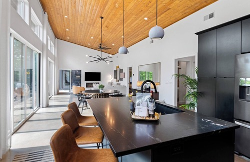 Weaverville House | Luxe Dual Retreats 6BR Sleeps 16 Hydro Pool + Hot Tubs + Cold Plunge