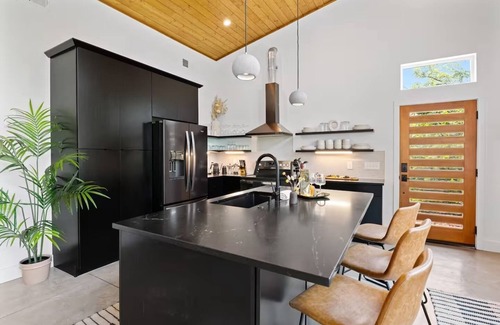 Weaverville House | Luxe Dual Retreats 6BR Sleeps 16 Hydro Pool + Hot Tubs + Cold Plunge