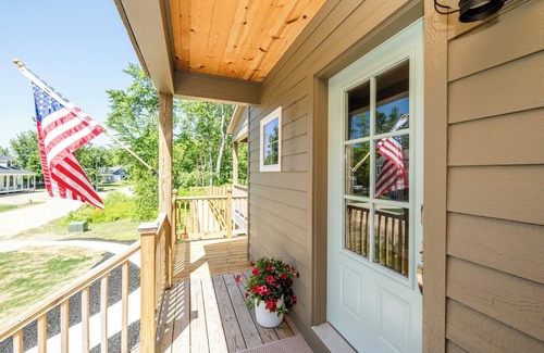 Miami Park House | Luxe family-friendly lake house-hot tub, heated pool, great golf nearby, & more!