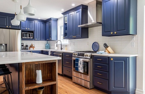 Cottekill House | Luxe Family Retreat w/FP, HT & Cabana