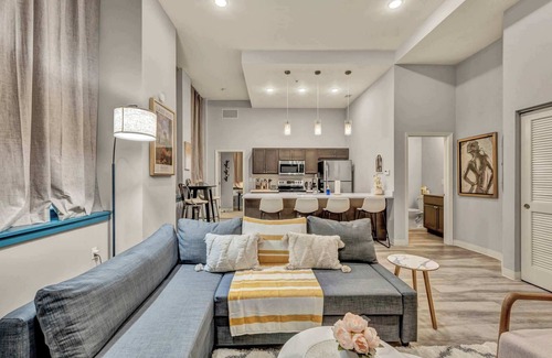 Gateway District Apartment | Luxe Flat w/Heated Pool & Sauna Gym Heart of DT