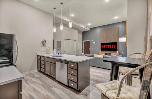 Gateway District Apartment | Luxe Flat w/Heated Pool & Sauna Gym Heart of DT