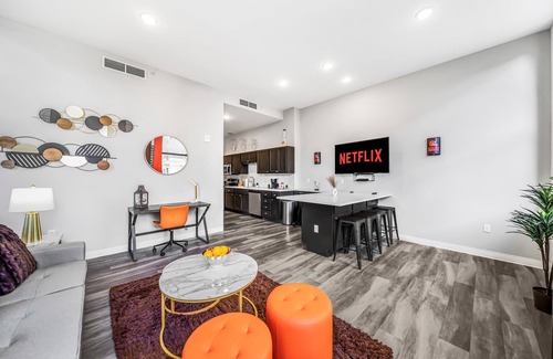 Gateway District Apartment | Luxe Flat w/Heated Pool & Sauna Gym Heart of DT