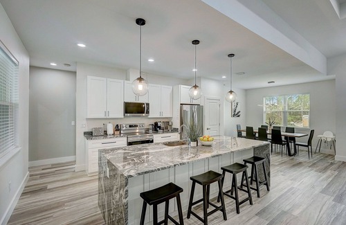 North Port House | 🌟 🆕 Luxe Gem w Heated Saltwater Pool, Spa & Privacy Fence.