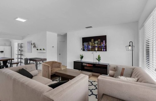 Driftwood House | Luxe Getaway: Poolside Paradise with Game Room