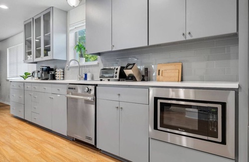White Rock Hills Apartment | Luxe Golfers` Oasis - Pool, Mini-Golf, Hot Tub!