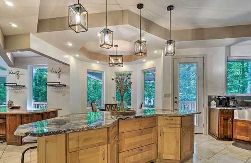 New Plymouth House | Luxe ‘Hideaway Ranch’ w/ Hot Tub on 40 Acres!
