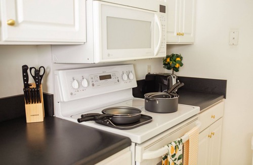 Charlotte Condo | Luxe High Rise Uptown Condo |Free Wi-Fi | Secure Building | Free Parking