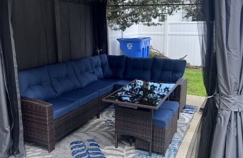 Lincoln Condo | Luxe Home Away