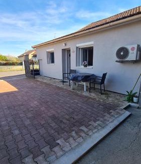 Chatenoy-le-Royal Apartment | Luxe-Home