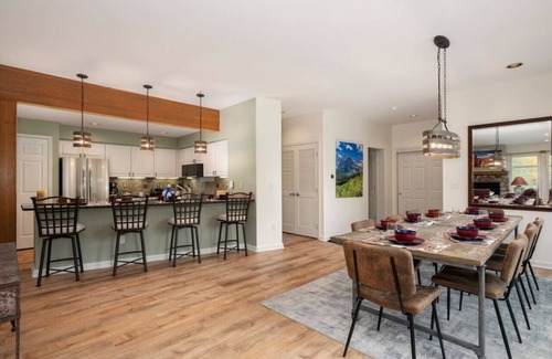 Old Town Apartment | Luxe Home | Minutes To Skiing | Hot Tub