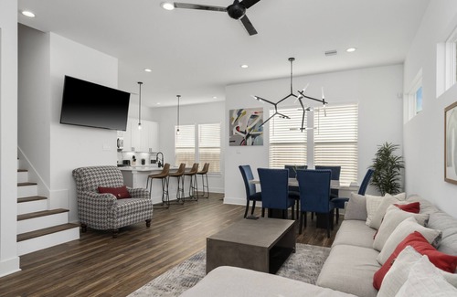 Northside House | Luxe Home - Modern Retreat, 1 Exit from Downtown