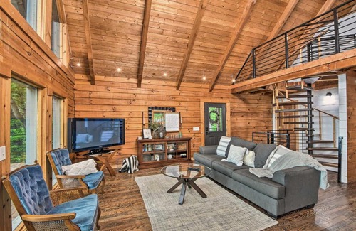 Jasper House | Luxe Jasper Cabin with Deck and Blue Ridge Mtn Views!