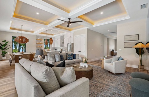 Naples Park House | Luxe King EnSuites ·Heated Saltwater Pool/Spa