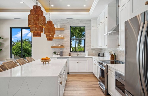 Naples Park House | Luxe King EnSuites ·Heated Saltwater Pool/Spa
