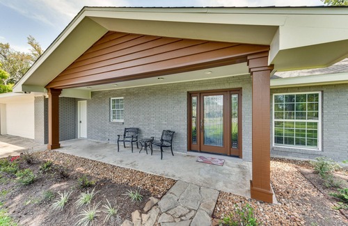 Prien House | Luxe Lake Charles Escape w/Home Theater!