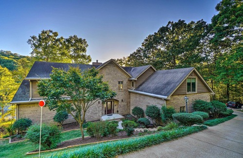 Harrison Cottage | Luxe Lake Chickamauga Retreat w/Boat Dock!