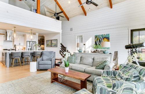 Ninety Six House | Luxe Lake Greenwood Retreat Dock and Deck!