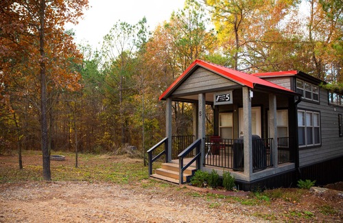 Mount Vernon Cabin | Luxe Lake house - 1 Bed/2 Bed Loft