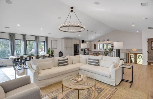 Lake Norman of Catawba House | Luxe Lakefront Private Getaway on Lake Norman!