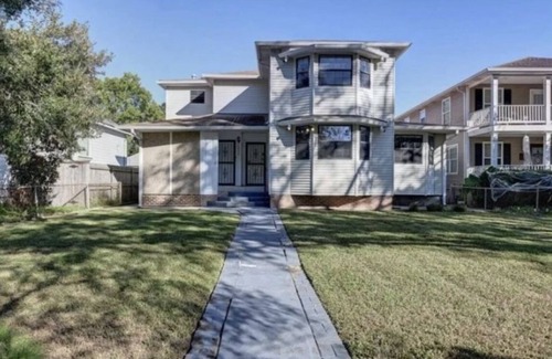 New Orleans House | Luxe Lakeview New Orleans Townhome