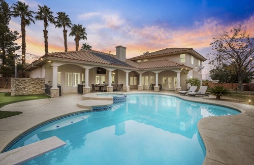 Paradise Apartment | Luxe Las Vegas Villa: Pickleball & Heated Pool Fun