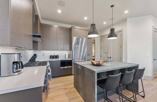 Park City House | Luxe Living at Canyons! Private Hot Tub + 5 minutes to ski lift access and golf