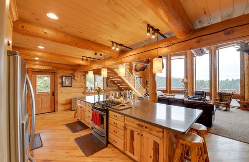 Madison County Cabin | Luxe Lodge in the Tetons for Large Group Retreats!