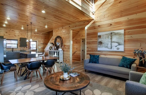 Sevierville Cabin | Luxe Lodge -View, Heated Pool, Hot Tub, Games!