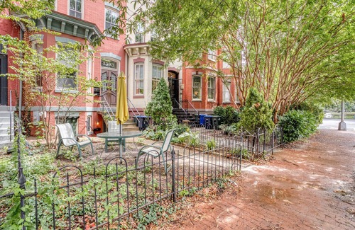Logan Circle Apartment | Luxe Logan Circle 1BR w/W/D, close to U Street, Metro, by Blueground