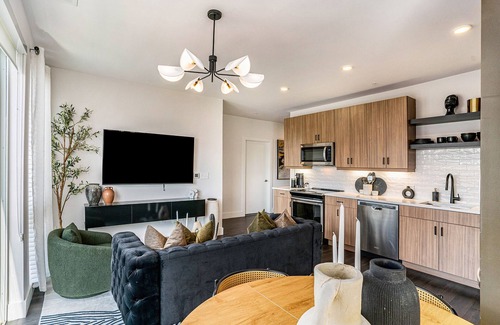 Westside Condo | Luxe Midtown-ATL Oasis-5Star Amenities +Free Parking!