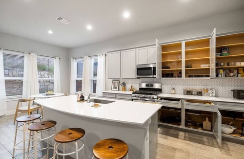 Austin House | Luxe, Modern 4B House with Office, 20 min to DT