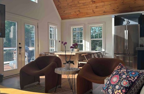 Dahlonega House | Luxe Modern Cabin Perched in Dahlonega Forest