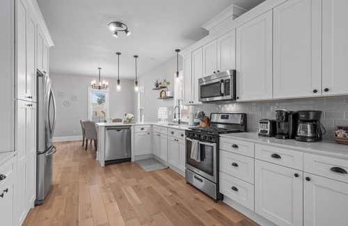 Macalester - Groveland House | ≪❈≫ Luxe Modern Farmhouse Retreat > St. Paul MN ~ Twin Cities <