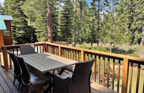 Ponderosa Palisades House | Luxe Modern Farmhouse w/bunk room and sports lawn