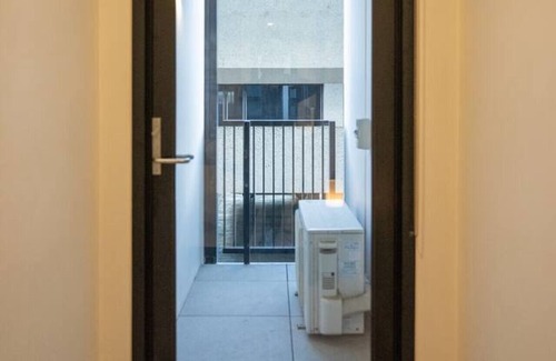 Doncaster Apartment | Luxe Modern I OPP Westfield I Pool I Gym I CarPark