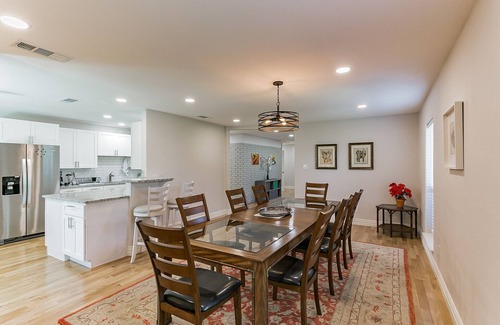 Far North Dallas House | Luxe Modern Private Getaway: Spacious 5-bedroom house in charming Dallas