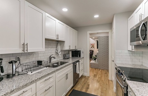 Far North Dallas House | Luxe Modern Private Getaway: Spacious 5-bedroom house in charming Dallas