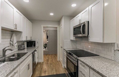 Far North Dallas House | Luxe Modern Private Getaway: Spacious 5-bedroom house in charming Dallas