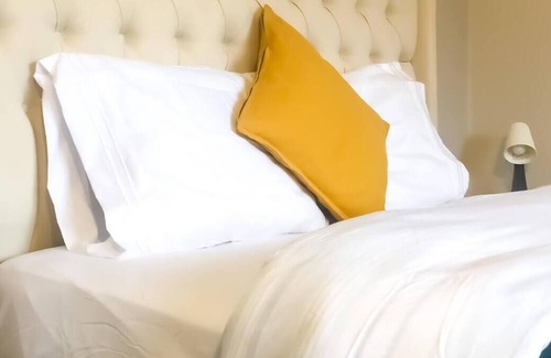 Churchill Meadows House | Luxe Modern Spacious Bedroom w/view - Mississauga