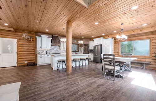 Timber Lakes Cabin | Luxe Mountain Cabin Escape & Outdoor Adventure | 27 mi to Park City Sundance