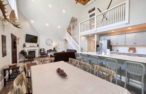 Cranmore Birches Apartment | Luxe Mountain Home | River, Cranmore and Downtown!