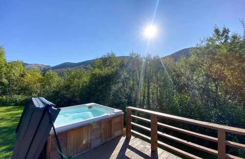 Eagle River House | Luxe Mountainside Chalet - The BEST way to live AKn