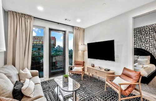 Nashville Apartment | Luxe Nashville Trio Sleeps 21 and Rooftop Access